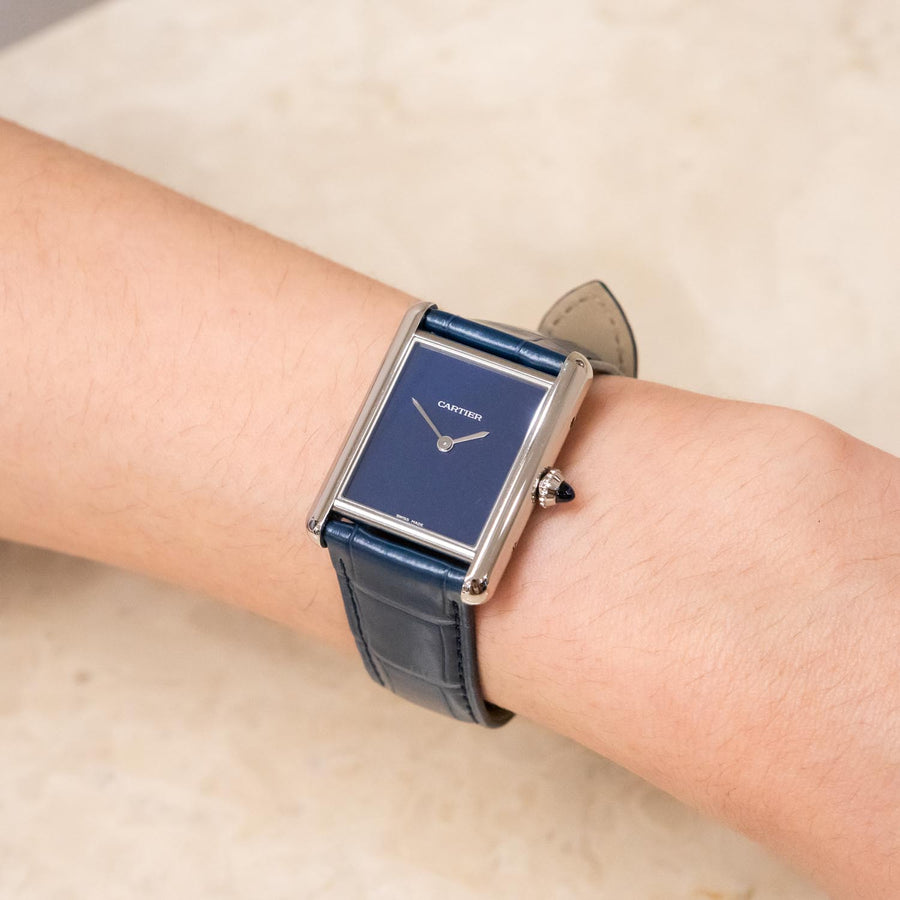 นาฬิกา Cartier Tank Must de Cartier, Large Model, Blue lacquer-effect dial, High autonomy Quartz Movement, Steel , Leather (kept unused) Stainless Steel Size L# (Used) #vrcaw 7374