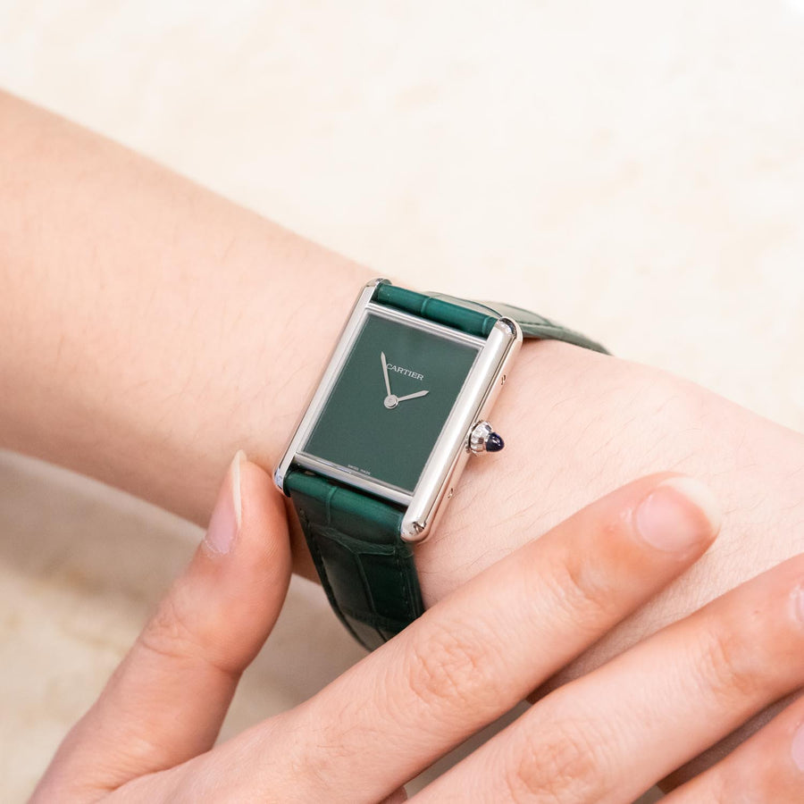 นาฬิกา Cartier Tank Must de Cartier, Large Model, Green lacquer-effect dial, High autonomy Quartz Movement, Steel , Leather (kept unused) Stainless Steel Size L# (Used) #vrcaw 7372