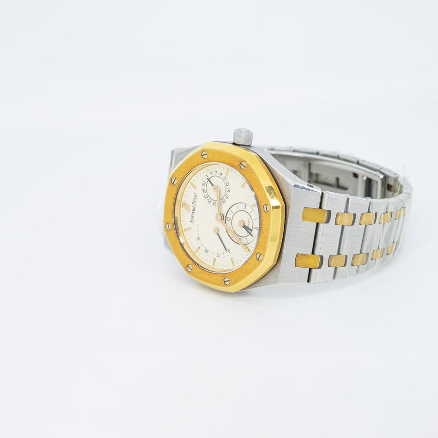 นาฬิกา Audemars Piguet Audemars Piguet (AP) Royal Oak Dual Time "Unpolished" หน้าปัดสีครีม สายเหล็กแท้ 2กษัตริย์ นาฬิกาปี1997 Automatic Yellow Gold&Stainless Steel Size 36mm.# (Used) #vrap 1004