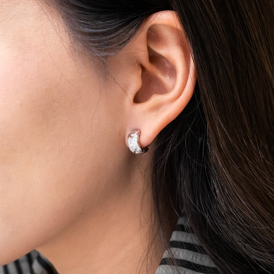 ต่างหู Chanel Coco Crush Earrings, Quilted motif, diamonds 18K White Gold (Used) #vrcheimt 7524