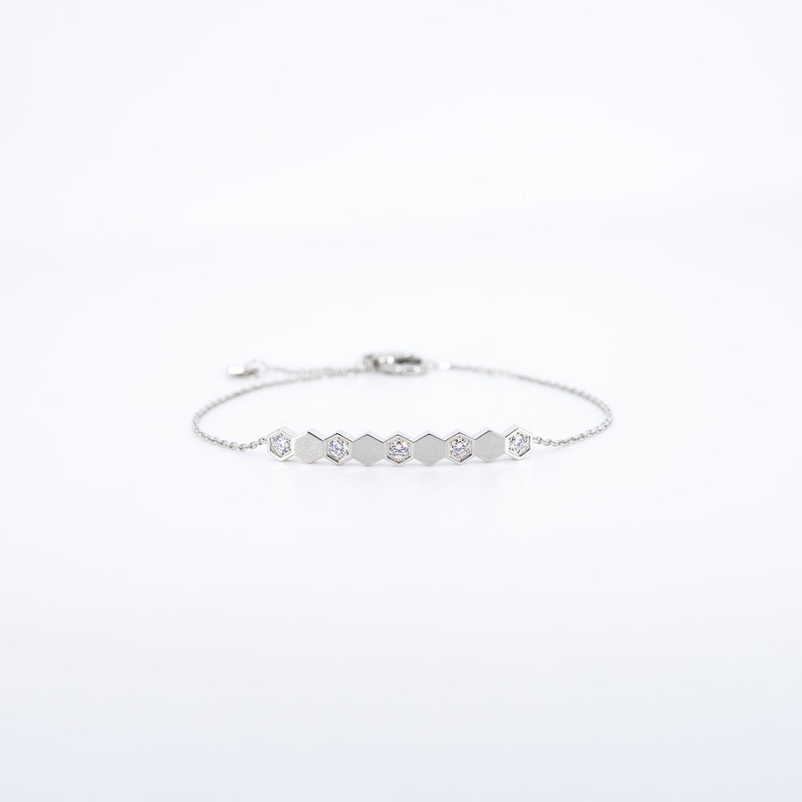 สร้อยข้อมือ Chaumet Bee de Chaumet Bracelet, diamonds 0.19ct 18K White Gold Size 14/15/16cm.# (Used) #vrchaub 7568