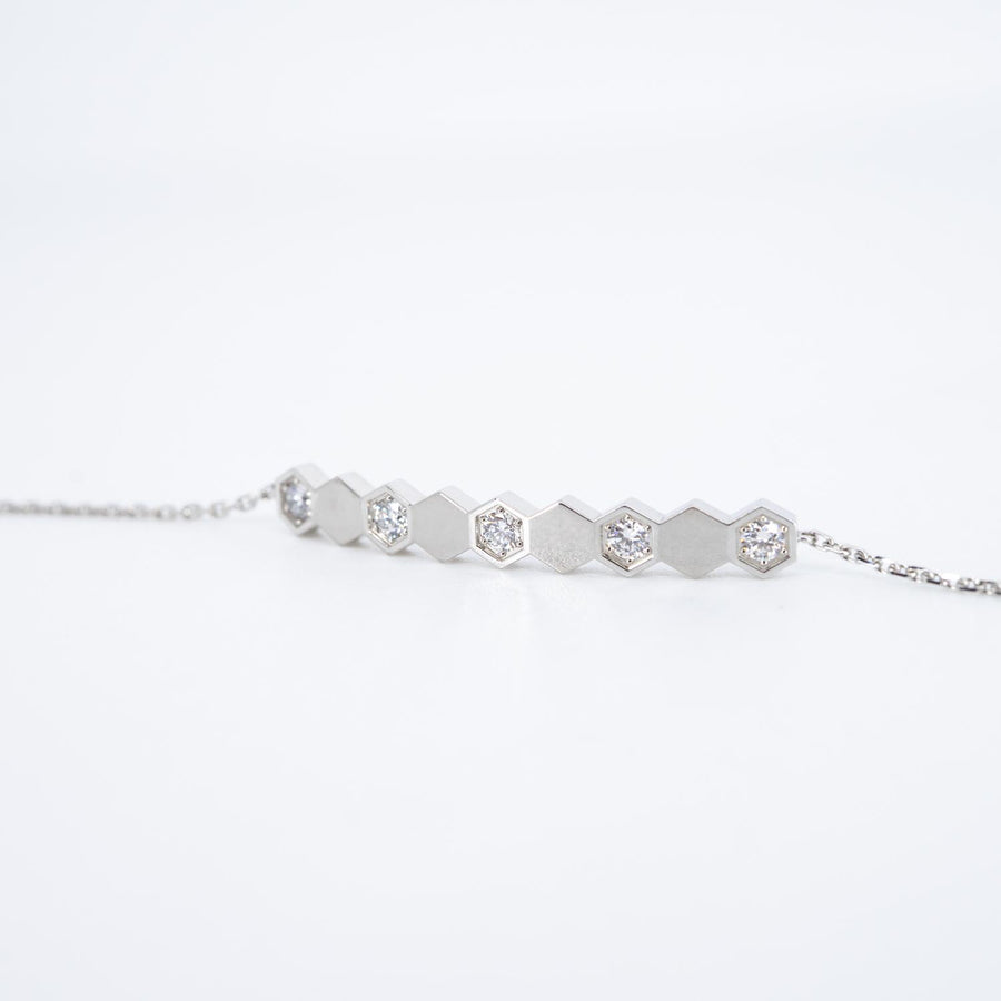 สร้อยข้อมือ Chaumet Bee de Chaumet Bracelet, diamonds 0.19ct 18K White Gold Size 14/15/16cm.# (Used) #vrchaub 7568