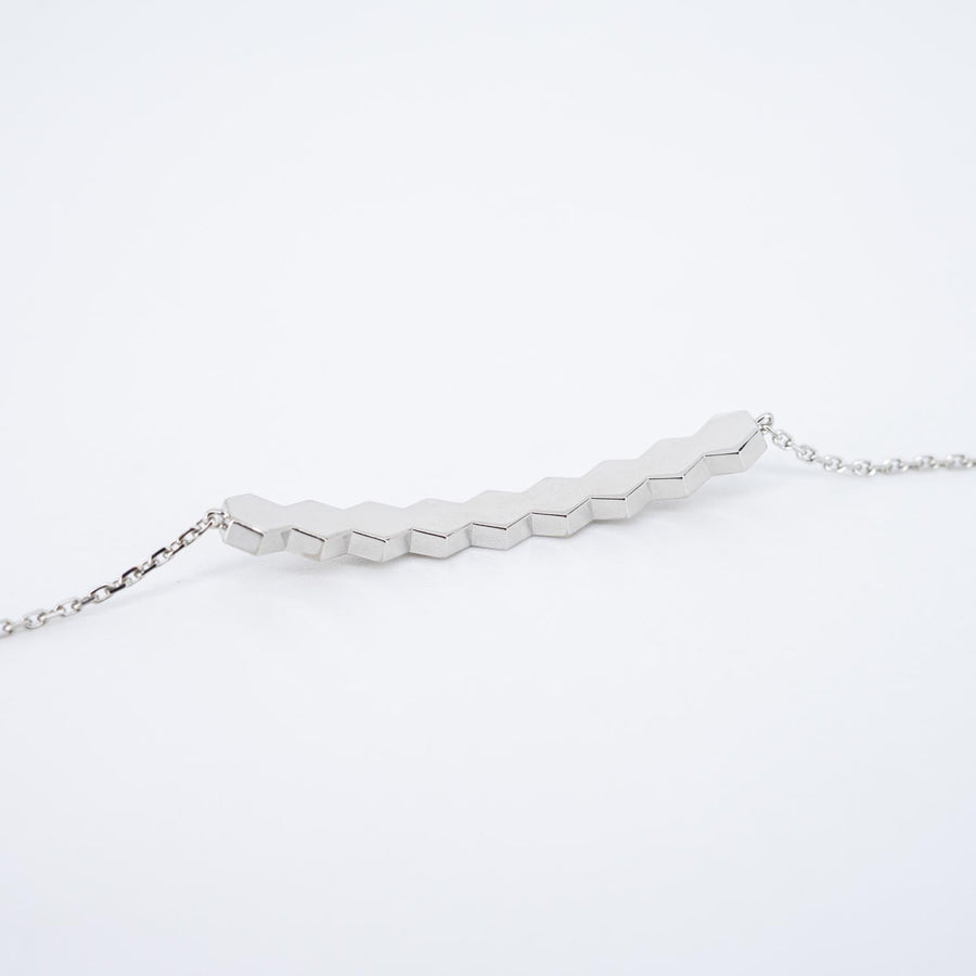 สร้อยข้อมือ Chaumet Bee de Chaumet Bracelet, diamonds 0.19ct 18K White Gold Size 14/15/16cm.# (Used) #vrchaub 7568