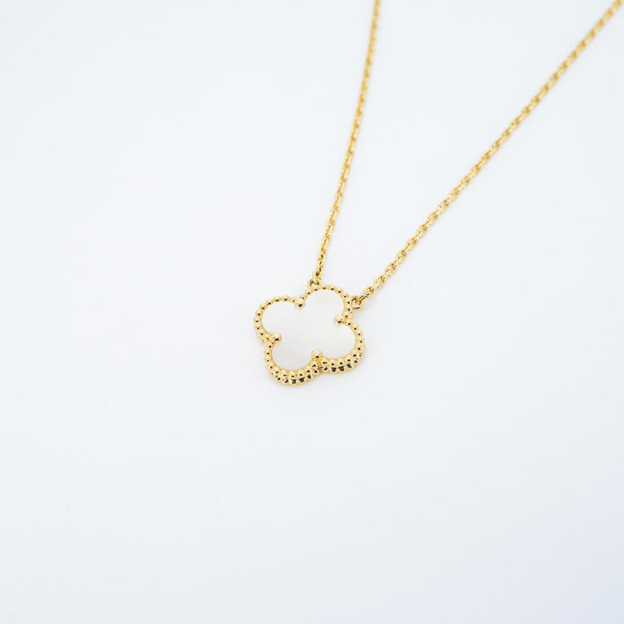 สร้อยและจี้ Van Cleef & Arpels Vintage Alhambra pendant with Mother-of-Pearl 18K Yellow Gold Size 37.5-42cm.# (Used) #vrvanl 7566