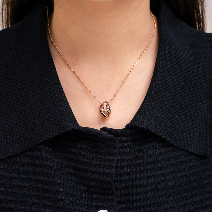 สร้อยและจี้ Cartier Limited Edition Trinity pendant, cushion-shaped, half-paved, Pink Sapphire 18K 3 Colors Size 50cm.# (Used) #vrcanlHIT 7544