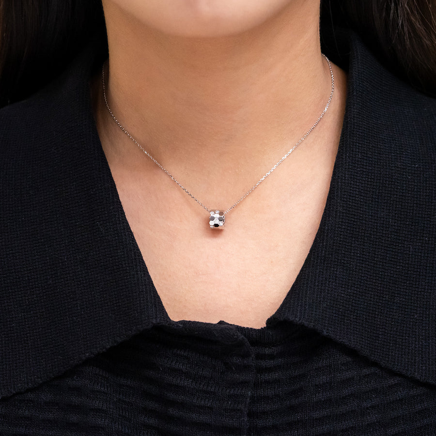 สร้อยและจี้ Chaumet Bee De Chaumet Small Model Pendant, Diamonds 18K White Gold Size 38/40/42cm.# (Used) #vrchaunlimt 7557