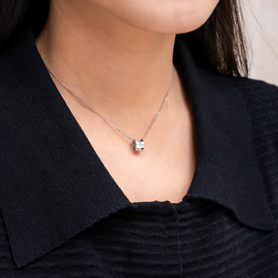 สร้อยและจี้ Chaumet Bee De Chaumet Small Model Pendant, Diamonds 18K White Gold Size 38/40/42cm.# (Used) #vrchaunlimt 7557