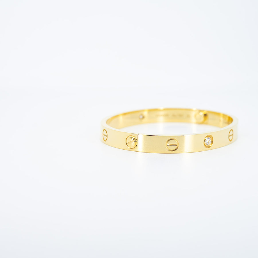 กำไลข้อมือ Cartier Love Bracelet, 4 diamonds 18K Yellow Gold Size 16# (Used) #vrca 1006