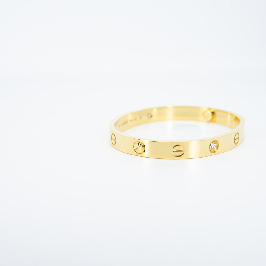 กำไลข้อมือ Cartier Love Bracelet, 4 diamonds 18K Yellow Gold Size 16# (Used) #vrca 1006