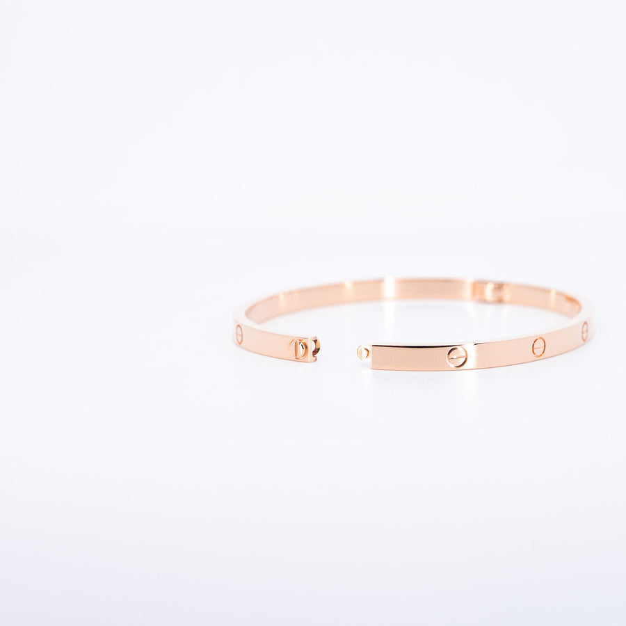 กำไลข้อมือ Cartier Love Bracelet, Small Model 18K Rose Gold Size 16# (Used) #vrcabim 7632