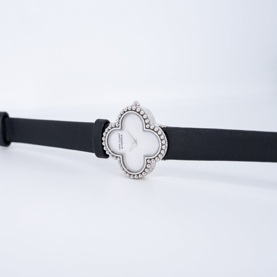 **Hold K.M**นาฬิกา Van Cleef & Arpels Alhambra watch, small model, Mother-of-pearl 18K White Gold (Used) #vrvaw 7621