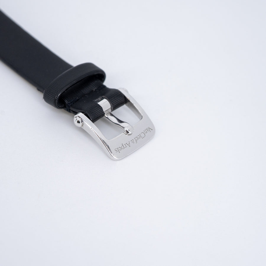 **Hold K.M**นาฬิกา Van Cleef & Arpels Alhambra watch, small model, Mother-of-pearl 18K White Gold (Used) #vrvaw 7621