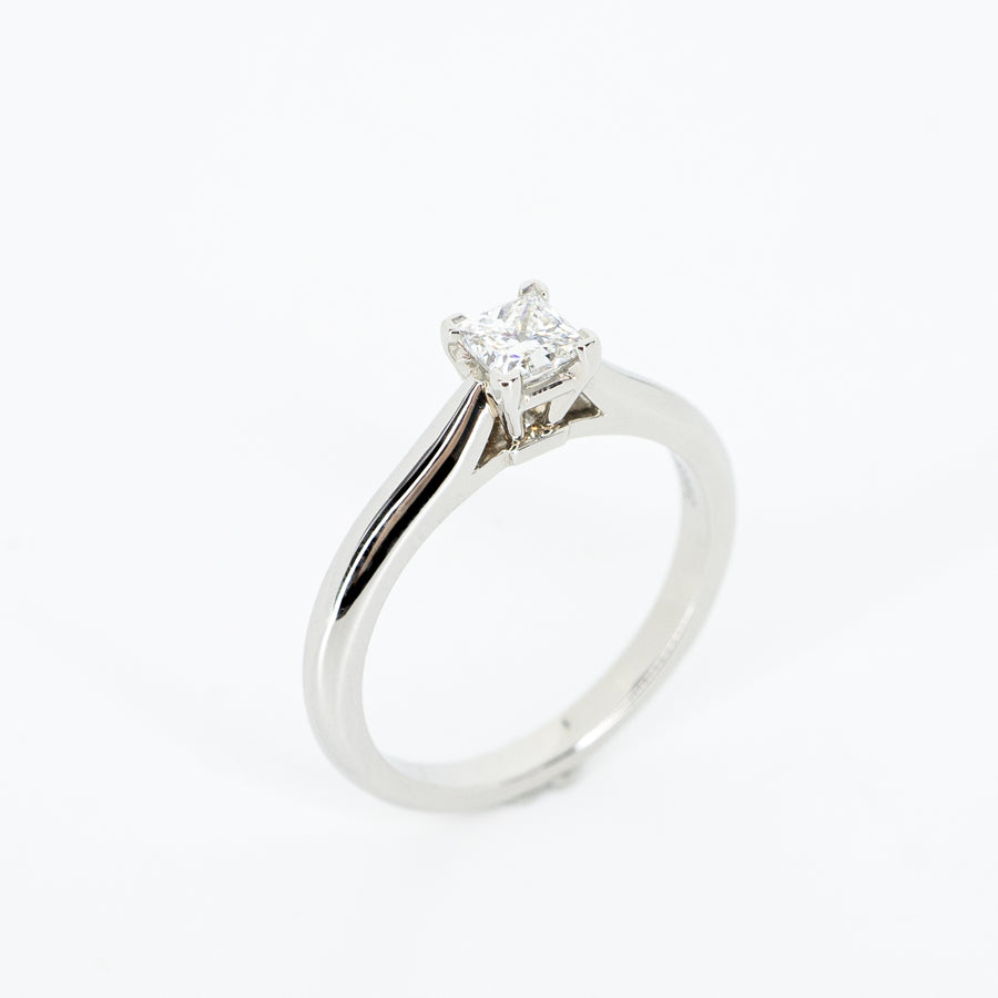 แหวน Cartier 1895 Solitaire ring with 0.30ct F VS1 Princess Cut Diamond Platinum950 Size 48# (Used) #vrcaim 2316