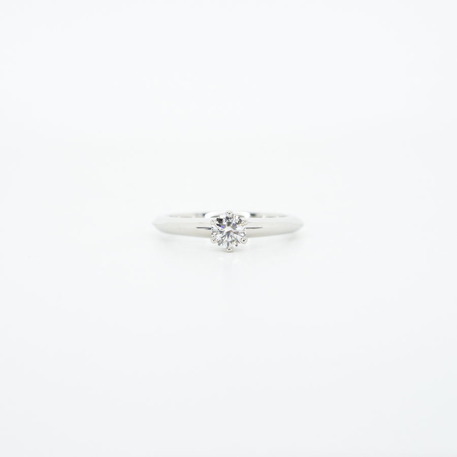 แหวน Tiffany & Co. The Tiffany Setting Platinum950 with 0.22carat G VS2 Diamond Size 47# (Used) #vrtixim 1334