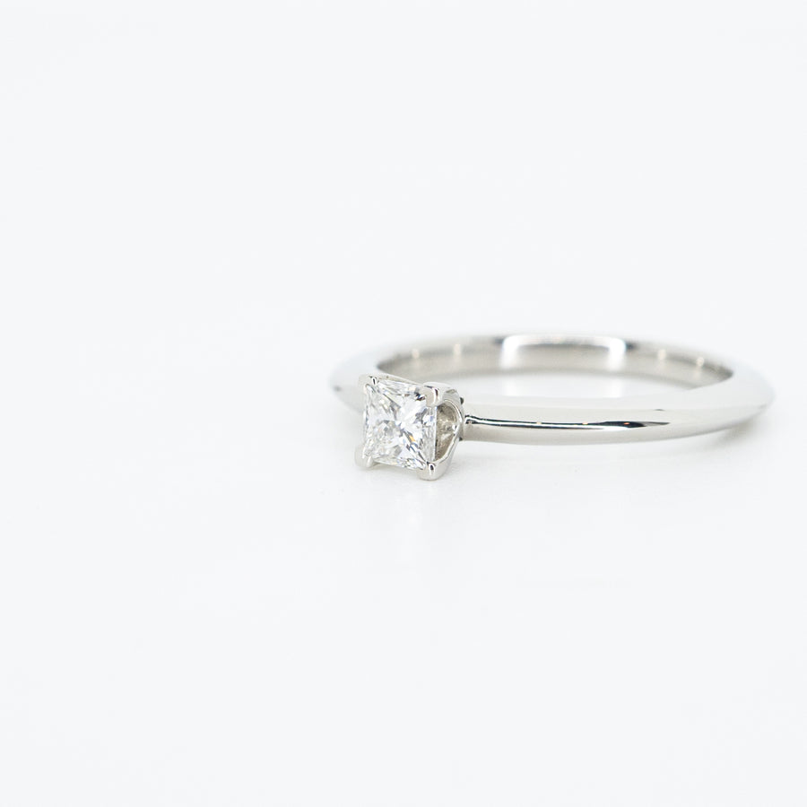 แหวน Tiffany & Co. The Tiffany Setting Princess Cut diamond Platinum 950 with 0.21carat F VS1 Diamond Size 46# (Used) #vrtiim 1936