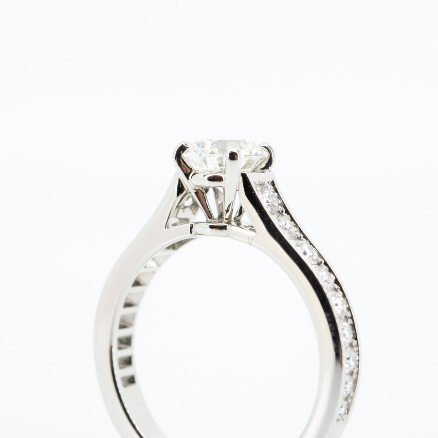 แหวน Cartier 1895 Solitaire ring with Pave Diamond Platinum950 0.60ct H VS1 Size 46# (Used) #vrcarim 4289