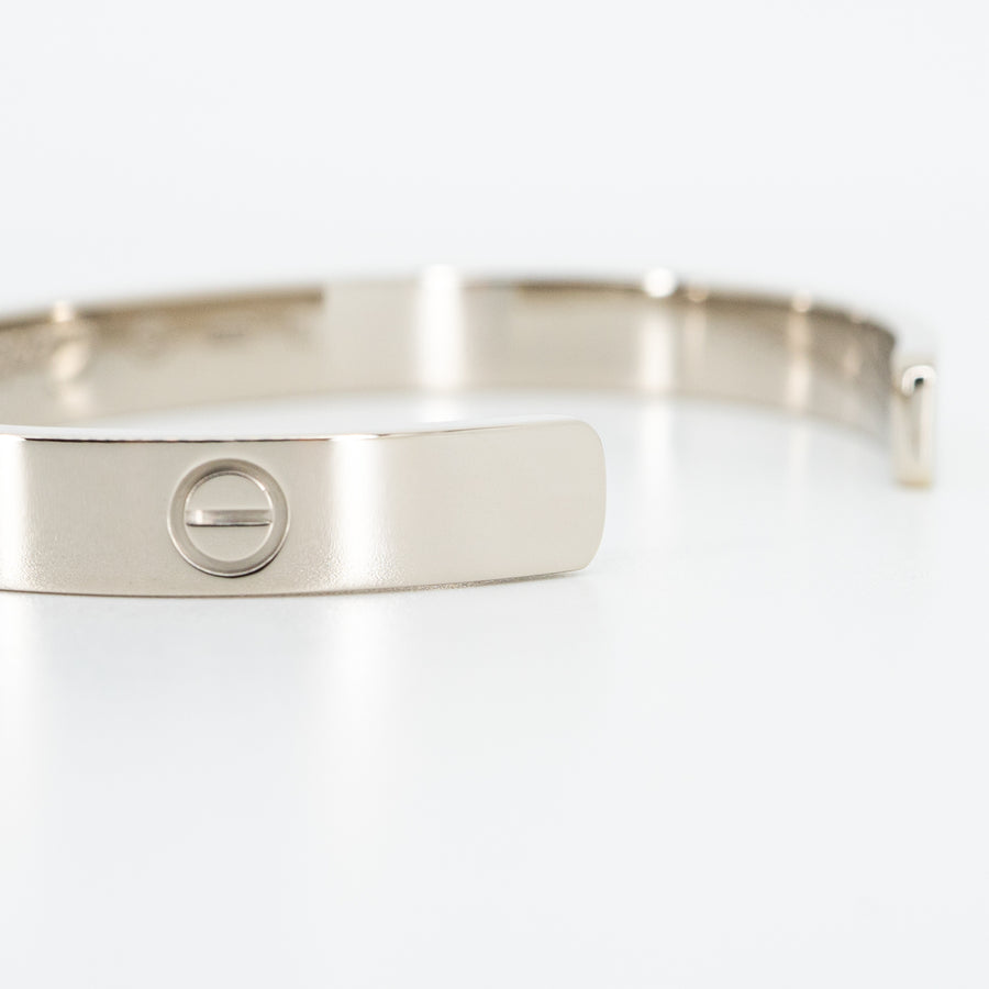 กำไล Cartier Love Cuff Bracelet 18K White Gold Size 16# (Used) #vrcab 4041